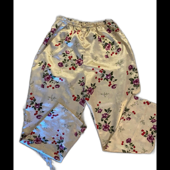 Secret Treasures Pajama Pants Size Medium Cream w/floral Silky Feel Comfortable - Picture 2 of 10